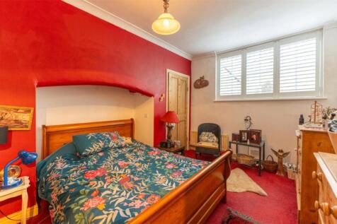 Master Bedroom To Fr