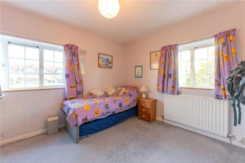 Bedroom 3 Dual Aspec