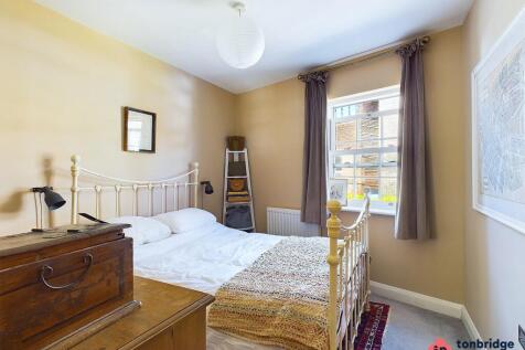 Giraffe Main Bedroom Branded  027