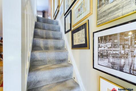 Giraffe Staircase Branded 021