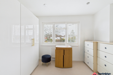 7 Elm Grove Edit Empty Room