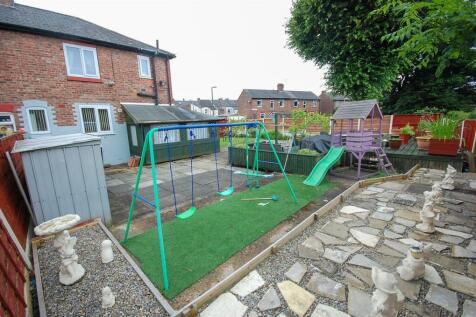 Rear Garden 2-2.jpg