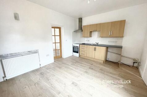 Open Plan Lounge / Kitchen