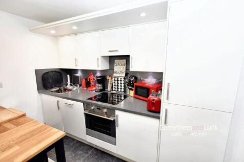 Open Plan Lounge / Kitchen