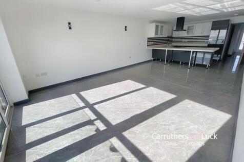 Open Plan Lounge Kitchen