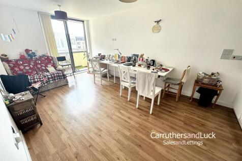 Open Plan Lounge / Kitchen