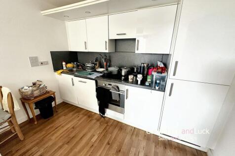 Open Plan Lounge / Kitchen