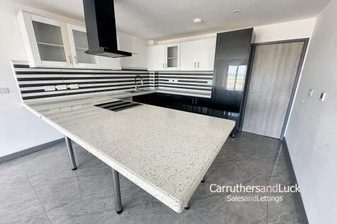 Lounge / Kitchen