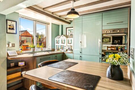Open Plan Styled Kitchen/Diner