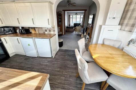 Kitchen/ Dinner