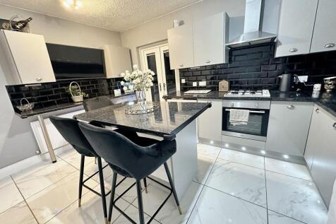 Kitchen/ Breakfast Room