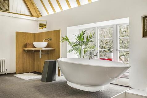 Principal Bathroom