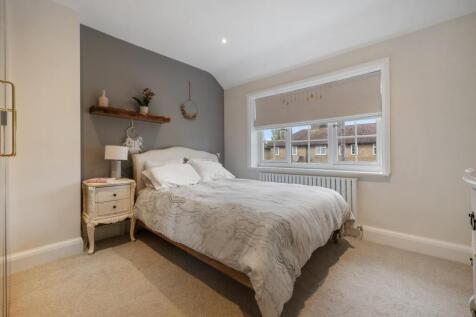 Bentworth Road W12 7AH-1.JPG