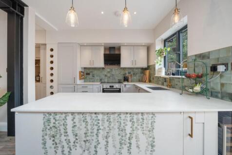 Bentworth Road W12 7AH-9.JPG