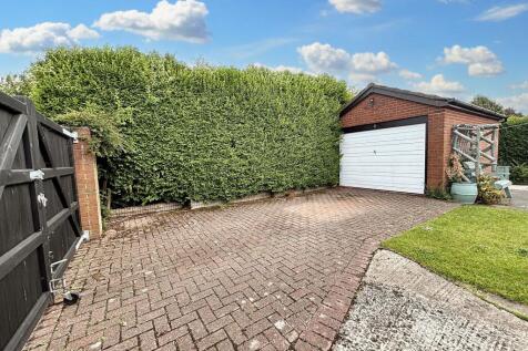 Detached Garage