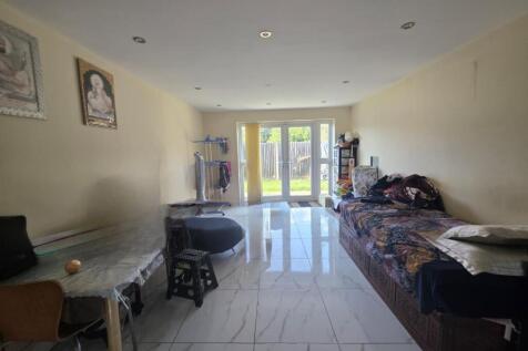Living room.jpg