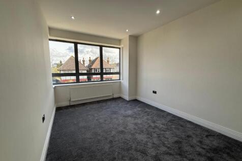 bedroom 4.jpg