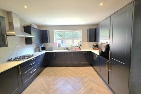 kitchen pt 2.jpg