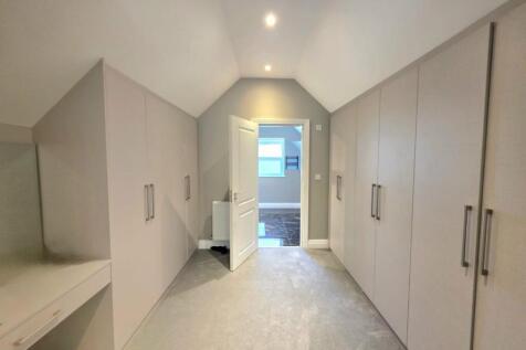 loft room walk in cupboard.jpg