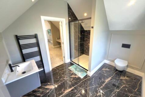 loft bathroom PT2.jpg