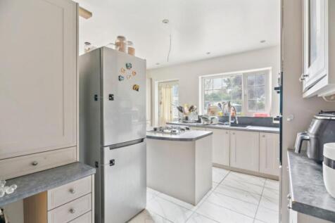 kitchen 2.jpg