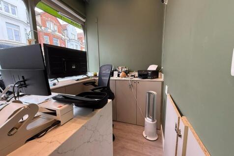 WhatsApp Image 2025-05-29 at 17.46.24 (1).jpeg