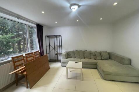 WhatsApp Image 2025-10-16 at 15.55.02-2.jpeg