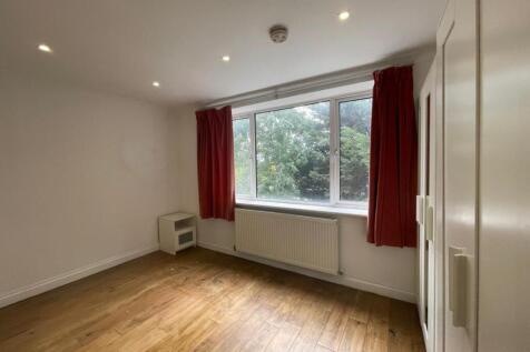 WhatsApp Image 2025-10-16 at 15.55.04-2.jpeg