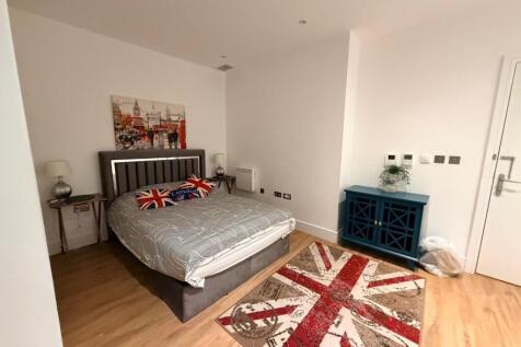 WhatsApp Image 2025-12-03 at 16.30.11 (5).jpeg