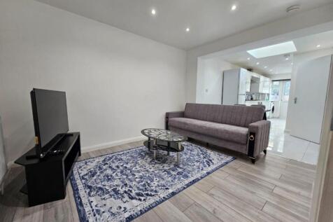 WhatsApp Image 2025-12-04 at 14.23.07.jpeg