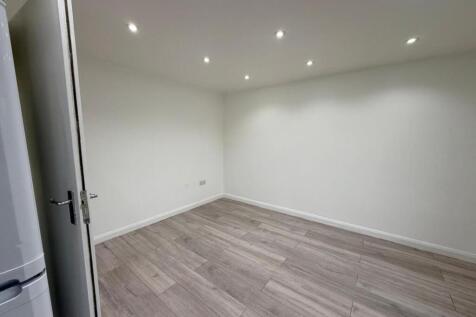 WhatsApp Image 2025-12-04 at 14.29.20 (1).jpeg