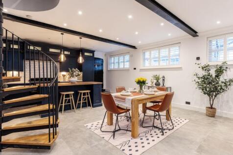 Open plan kitchen diner