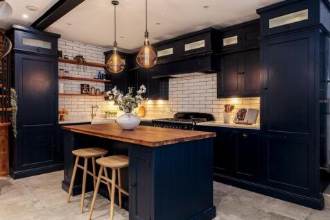 Open plan kitchen diner