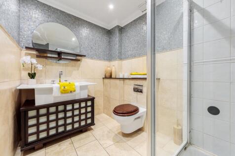 Main bathroom