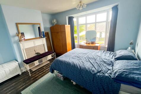 Laburnum Redcar-12