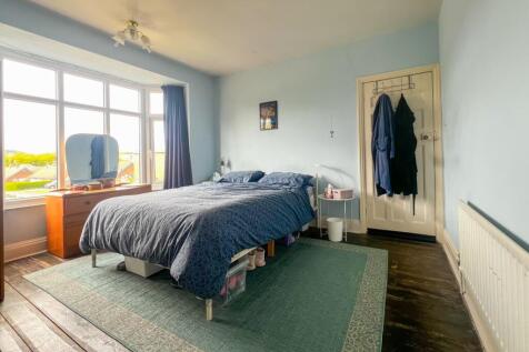 Laburnum Redcar-13
