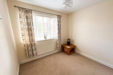 Front Single Bedroom 4
