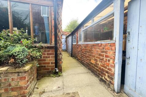 Exterior - Rear