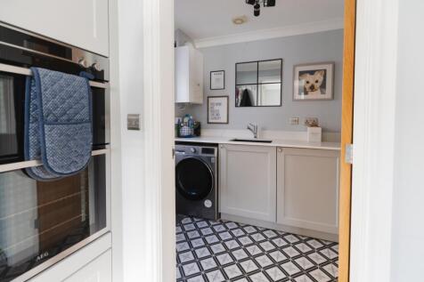 Woodchester EweMove 7