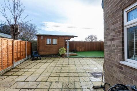 48 Sandown Road garden4.jpg