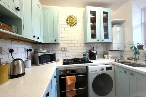 Kitchen 1.jpg