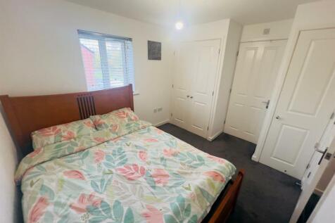 Master Bedroom (Ensuite)