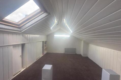 WhatsApp Image 2025-10-28 at 16.39.13_2f5b61b8.jpg