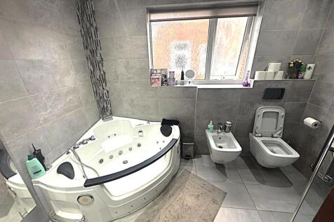 WhatsApp Image 2025-12-10 at 15.21.41.jpeg