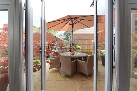 Lounge Outlook