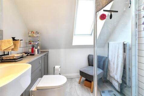 Ensuite Bedroom 1