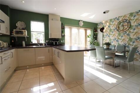 Kitchen/Dining