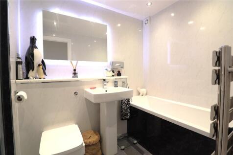 Bath/Shower Room