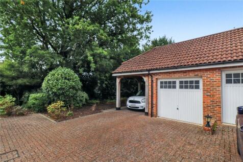 Car Port &amp; Garage