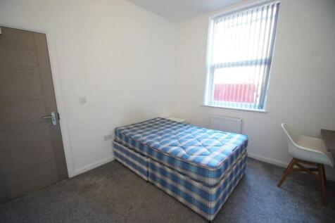 39 Wellington St. PR1 8TQ [6].jpg